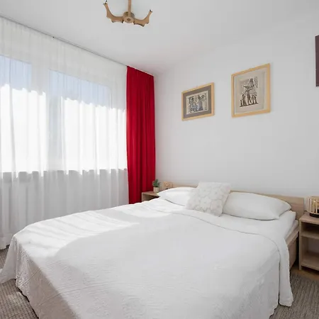 Modern Cozy In With Parking & Workspace By Renters Lejlighed