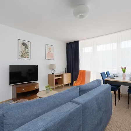 Modern Cozy In With Parking & Workspace By Renters