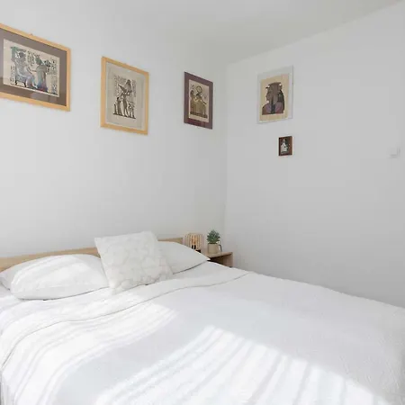 Modern Cozy In With Parking & Workspace By Renters Lejlighed